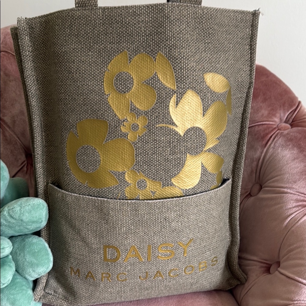 NWOT Marc Jacobs Olive Tote with Gold Floral Accents - Picture 2 of 6